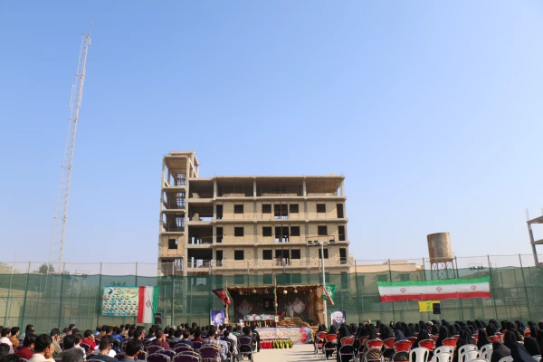 آئین استقبال و تشییع آلاله گمنام دفاع مقدس با حضور هیات رئیسه، کارکنان و دانشجومعلمان دانشگاه فرهنگیان استان بوشهر در پردیس علامه طباطبایی برگزار شد. 2