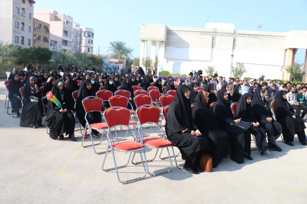 آئین استقبال و تشییع آلاله گمنام دفاع مقدس با حضور هیات رئیسه، کارکنان و دانشجومعلمان دانشگاه فرهنگیان استان بوشهر در پردیس علامه طباطبایی برگزار شد. 5