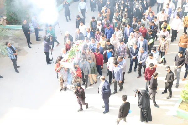 آئین استقبال و تشییع آلاله گمنام دفاع مقدس با حضور هیات رئیسه، کارکنان و دانشجومعلمان دانشگاه فرهنگیان استان بوشهر در پردیس علامه طباطبایی برگزار شد. 11