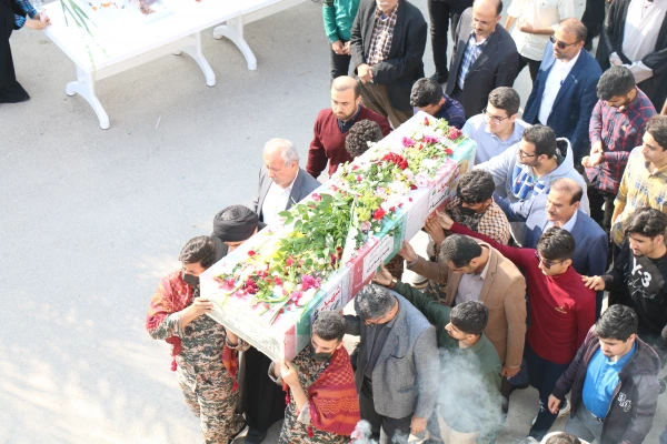 آئین استقبال و تشییع آلاله گمنام دفاع مقدس با حضور هیات رئیسه، کارکنان و دانشجومعلمان دانشگاه فرهنگیان استان بوشهر در پردیس علامه طباطبایی برگزار شد. 13