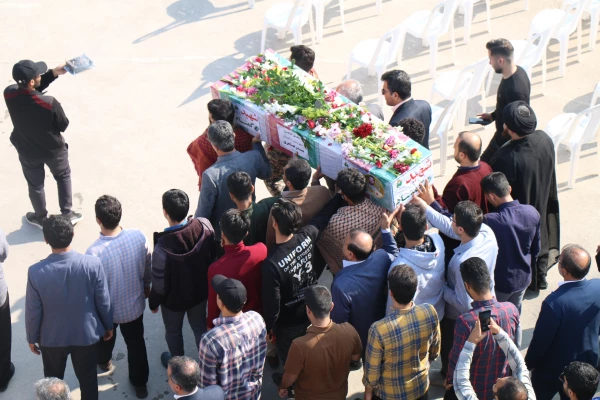 آئین استقبال و تشییع آلاله گمنام دفاع مقدس با حضور هیات رئیسه، کارکنان و دانشجومعلمان دانشگاه فرهنگیان استان بوشهر در پردیس علامه طباطبایی برگزار شد. 14