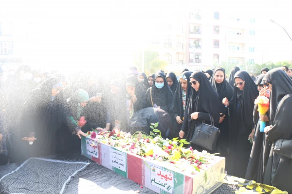 آئین استقبال و تشییع آلاله گمنام دفاع مقدس با حضور هیات رئیسه، کارکنان و دانشجومعلمان دانشگاه فرهنگیان استان بوشهر در پردیس علامه طباطبایی برگزار شد. 29