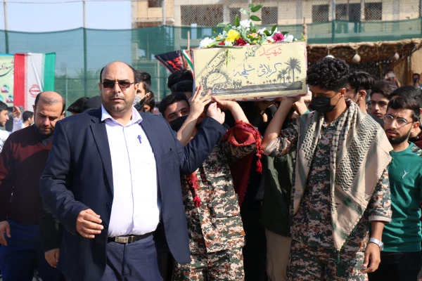 آئین استقبال و تشییع آلاله گمنام دفاع مقدس با حضور هیات رئیسه، کارکنان و دانشجومعلمان دانشگاه فرهنگیان استان بوشهر در پردیس علامه طباطبایی برگزار شد. 36