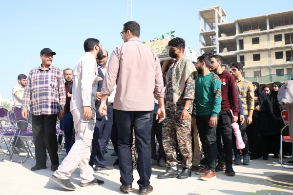 آئین استقبال و تشییع آلاله گمنام دفاع مقدس با حضور هیات رئیسه، کارکنان و دانشجومعلمان دانشگاه فرهنگیان استان بوشهر در پردیس علامه طباطبایی برگزار شد. 37