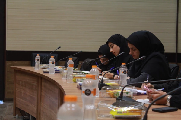 رئیس دانشگاه فرهنگیان استان بوشهر در نشست با اصحاب رسانه استان بر لزوم تقویت زیرساخت ها و هیات علمی تاکید و گفت که تربیت تمام ساحتی دانشجویان از رویکردهای دانشگاه است. 22