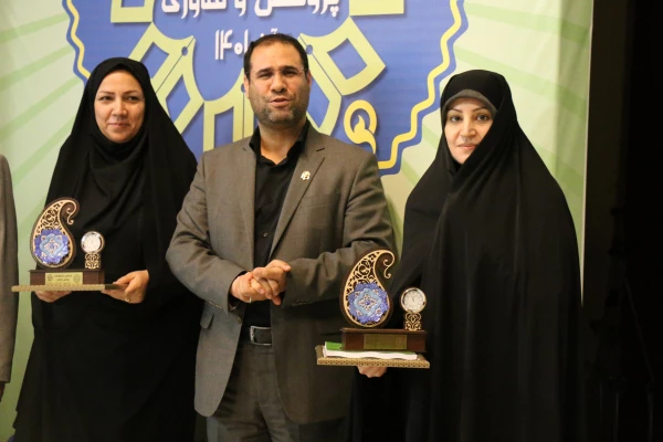 یازدهمین جشنواره ملی پژوهش و فناوری با شعار "پژوهش و فناوری، پیشران تولید دانش بنیان و تربیت معلم آینده" به میزبانی بوشهر برگزار شد. 4