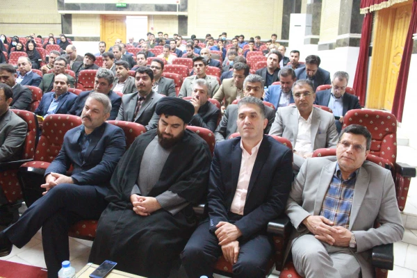 
رئیس دانشگاه فرهنگیان استان بوشهر از کسب عنوان چهارم این دانشگاه در یازدهمین جشنواره پژوهش و فناوری دانشگاه فرهنگیان خبر داد.   9