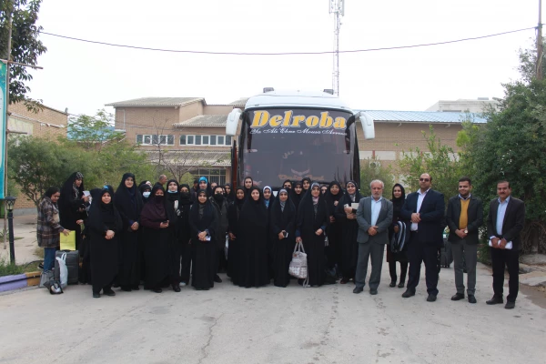 رئیس دانشگاه فرهنگیان استان بوشهر از اعزام کاروان دانشجویی دانشگاه فرهنگیان این استان به اردوی راهیان نور مقاومت کرمان خبر داد. 4