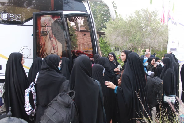 رئیس دانشگاه فرهنگیان استان بوشهر از اعزام کاروان دانشجویی دانشگاه فرهنگیان این استان به اردوی راهیان نور مقاومت کرمان خبر داد. 12