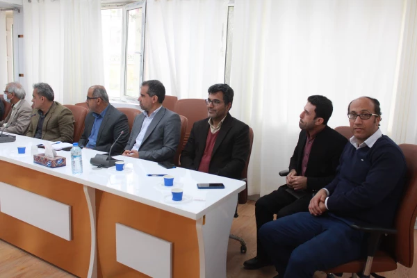 نشست تخصصی علوم انسانی اسلامی با حضور عضو هیات علمی موسسه آموزشی پژوهشی امام خمینی (ره) در دانشگاه فرهنگیان استان بوشهر برگزار شد. 10