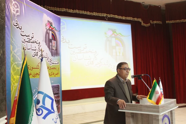 با حضور معاون دانشجویی دانشگاه فرهنگیان هشتمین دوره بالندگی حرفه ای کارشناسان و متخصصین تربیت بدنی و پنجمین همایش کشوری انجمن های ورزش دانشجویی خوابگاهی دانشگاه فرهنگیان در بوشهر آغاز شد. 4