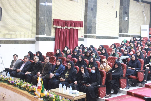 با حضور معاون دانشجویی دانشگاه فرهنگیان هشتمین دوره بالندگی حرفه ای کارشناسان و متخصصین تربیت بدنی و پنجمین همایش کشوری انجمن های ورزش دانشجویی خوابگاهی دانشگاه فرهنگیان در بوشهر آغاز شد. 7