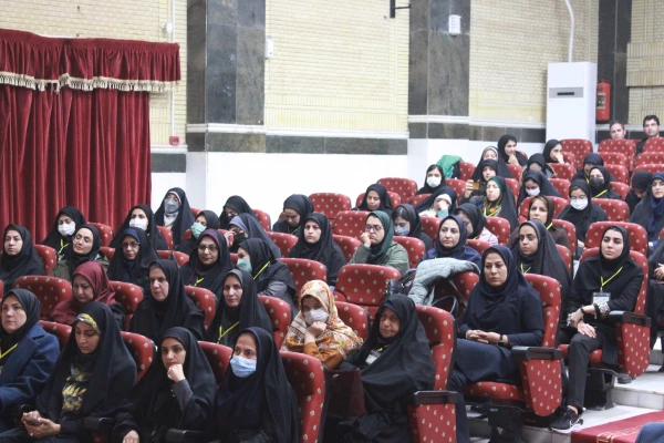 با حضور معاون دانشجویی دانشگاه فرهنگیان هشتمین دوره بالندگی حرفه ای کارشناسان و متخصصین تربیت بدنی و پنجمین همایش کشوری انجمن های ورزش دانشجویی خوابگاهی دانشگاه فرهنگیان در بوشهر آغاز شد. 8