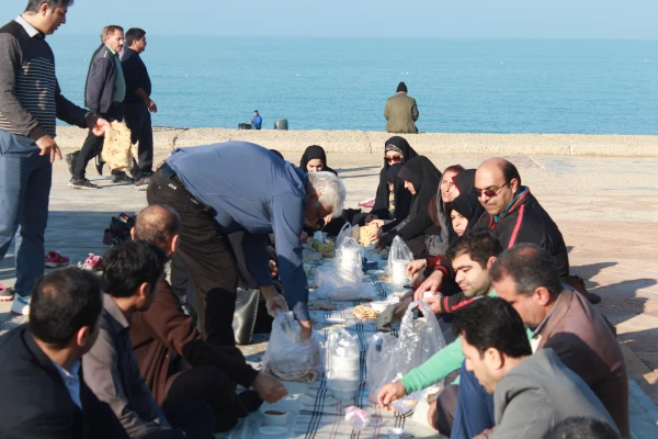 همایش پیاده روی صبحگاهی کارکنان دانشگاه فرهنگیان استان بوشهر در ساحل نیلگون خلیج فارس برگزار شد. 12