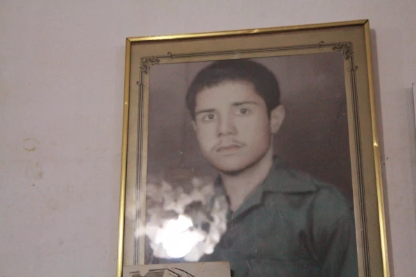 مسئولان دانشگاه فرهنگیان استان بوشهر  با خانواده شهید محمد فشنگ ساز دیدار کردند. 4