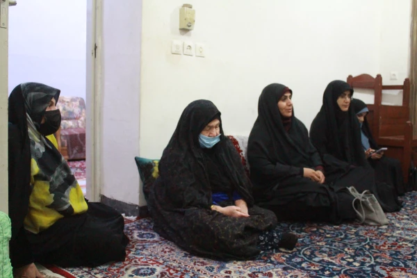 مسئولان دانشگاه فرهنگیان استان بوشهر  با خانواده شهید محمد فشنگ ساز دیدار کردند. 5