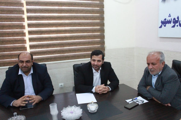 نشست مسئولان دو دانشگاه استان بوشهر بر لزوم تقویت همکاری دانشگاه فرهنگیان و دانشگاه فنی و حرفه ای تاکید شد. 5