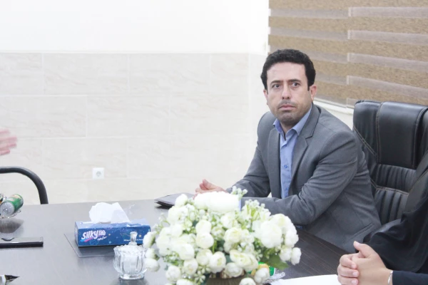 با حضور روسای دانشگاه فرهنگیان و کتابخانه های عمومی استان بوشهر، تفاهم نامه همکاری میان دانشگاه فرهنگیان و کتابخانه های عمومی این استان امضا شد. 8