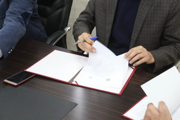 با حضور روسای دانشگاه فرهنگیان و کتابخانه های عمومی استان بوشهر، تفاهم نامه همکاری میان دانشگاه فرهنگیان و کتابخانه های عمومی این استان امضا شد. 19