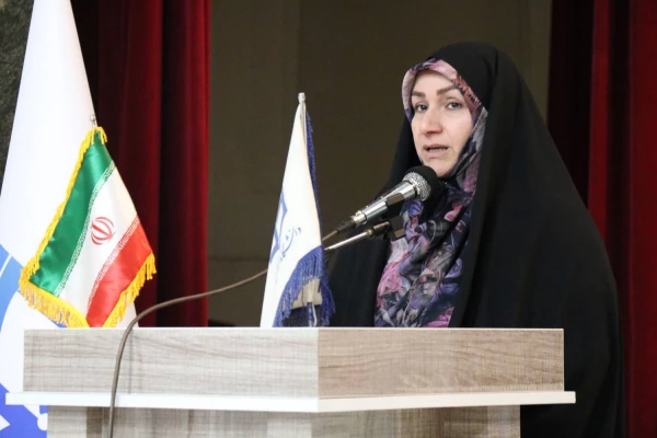 همزمان با دوره کشوری تربیت مربی درس آموزش قرآن کریم دانشگاه فرهنگیان، محفل انس با قرآن کریم در بوشهر برگزار شد. 11