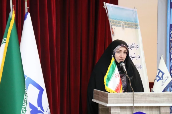 همزمان با دوره کشوری تربیت مربی درس آموزش قرآن کریم دانشگاه فرهنگیان، محفل انس با قرآن کریم در بوشهر برگزار شد. 13