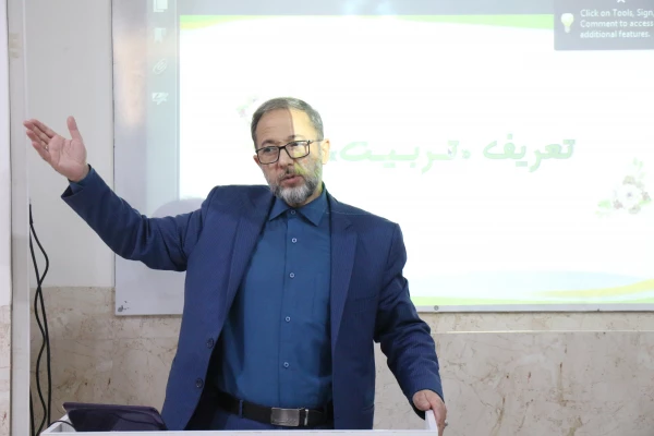 کارشناس قرآن سازمان پژوهش و برنامه ریزی آموزشی گفت: درگذشته عموما فعالیت های قرآنی ما صبغه نخبه گزینی داشته است. 4