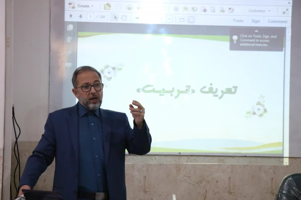 کارشناس قرآن سازمان پژوهش و برنامه ریزی آموزشی گفت: درگذشته عموما فعالیت های قرآنی ما صبغه نخبه گزینی داشته است. 5