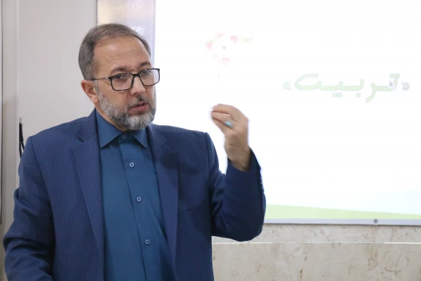 کارشناس قرآن سازمان پژوهش و برنامه ریزی آموزشی گفت: درگذشته عموما فعالیت های قرآنی ما صبغه نخبه گزینی داشته است. 6