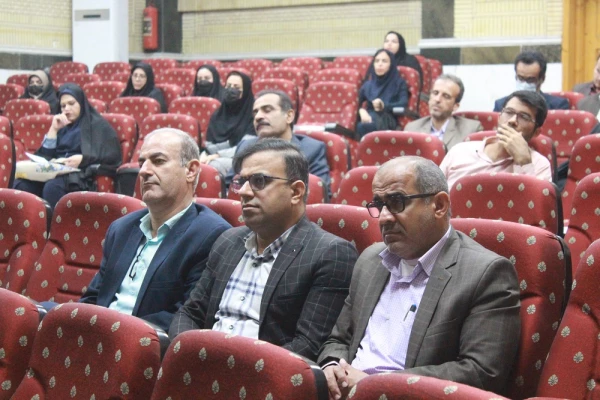 با حضور مسئولان و مدرسان دانشگاه فرهنگیان استان بوشهر، سومین نشست شورای عمومی مدرسان سال جاری در سالن همایش پردیس علامه طباطبایی برگزار شد. 2