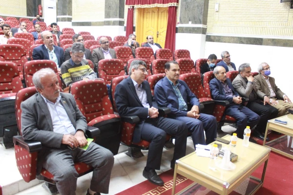 با حضور مسئولان و مدرسان دانشگاه فرهنگیان استان بوشهر، سومین نشست شورای عمومی مدرسان سال جاری در سالن همایش پردیس علامه طباطبایی برگزار شد. 6