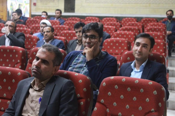 با حضور مسئولان و مدرسان دانشگاه فرهنگیان استان بوشهر، سومین نشست شورای عمومی مدرسان سال جاری در سالن همایش پردیس علامه طباطبایی برگزار شد. 11