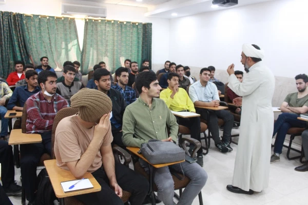 رئیس دانشگاه فرهنگیان استان بوشهر:
دوره ملی آموزشی تربیتی با رویکرد معارف نماز در حال برگزاری است 3