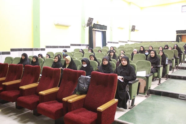 رئیس دانشگاه فرهنگیان استان بوشهر:
دوره ملی آموزشی تربیتی با رویکرد معارف نماز در حال برگزاری است 15