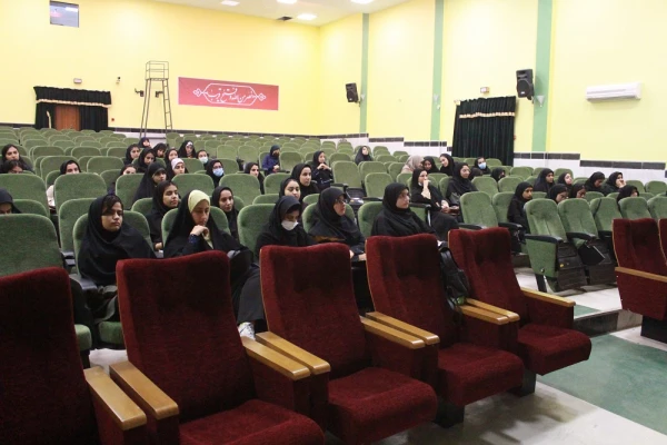 رئیس دانشگاه فرهنگیان استان بوشهر:
دوره ملی آموزشی تربیتی با رویکرد معارف نماز در حال برگزاری است 16