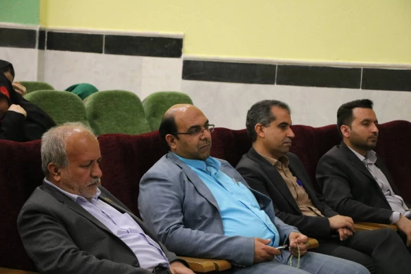 رئیس دانشگاه فرهنگیان استان بوشهر:
جشن ازدواج دانشجویی 48 زوج دانشجوی این دانشگاه برگزار شد
 4