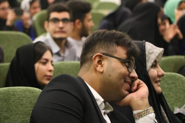 رئیس دانشگاه فرهنگیان استان بوشهر:
جشن ازدواج دانشجویی 48 زوج دانشجوی این دانشگاه برگزار شد
 8