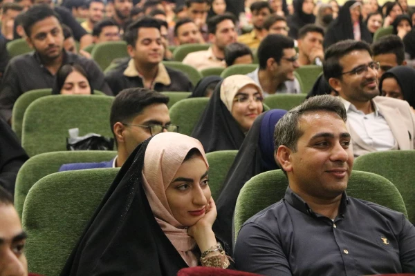 رئیس دانشگاه فرهنگیان استان بوشهر:
جشن ازدواج دانشجویی 48 زوج دانشجوی این دانشگاه برگزار شد
 9