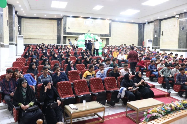 با حضور مسئولان و دانشجویان دانشگاه فرهنگیان استان بوشهر؛
جشن بزرگ میلاد امام زمان (عج) برگزار شد 3