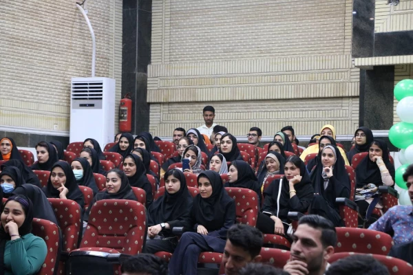 با حضور مسئولان و دانشجویان دانشگاه فرهنگیان استان بوشهر؛
جشن بزرگ میلاد امام زمان (عج) برگزار شد 6