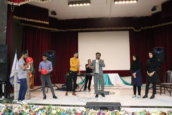 با حضور مسئولان و دانشجویان دانشگاه فرهنگیان استان بوشهر؛
جشن بزرگ میلاد امام زمان (عج) برگزار شد 18