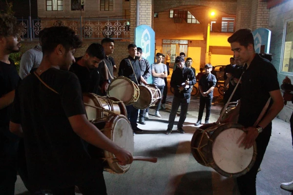 
برای نخستین بار در دانشگاه فرهنگیان استان بوشهر؛
آئین سینه زنی سنتی بوشهری با حضور یکی از مداحان برجسته استان برگزار شد 3