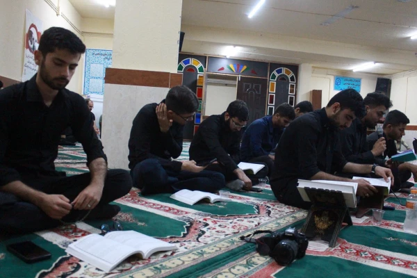 
برای نخستین بار در دانشگاه فرهنگیان استان بوشهر؛
آئین سینه زنی سنتی بوشهری با حضور یکی از مداحان برجسته استان برگزار شد 11