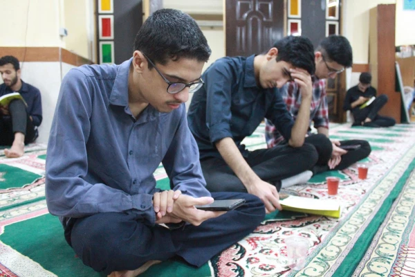 
برای نخستین بار در دانشگاه فرهنگیان استان بوشهر؛
آئین سینه زنی سنتی بوشهری با حضور یکی از مداحان برجسته استان برگزار شد 14