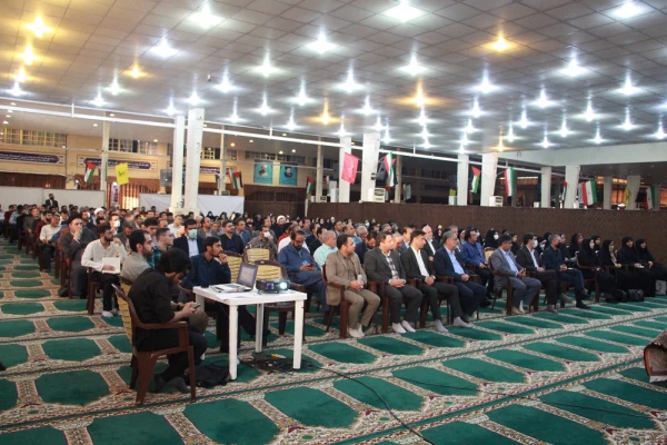 با حضور گسترده مسئولان،اساتید، کارکنان و دانشجویان دانشگاه فرهنگیان استان بوشهر؛
دیدار رمضانی دانشگاهیان استان با نماینده ولی فقیه در استان و امام جمعه بوشهر برگزار شد 9