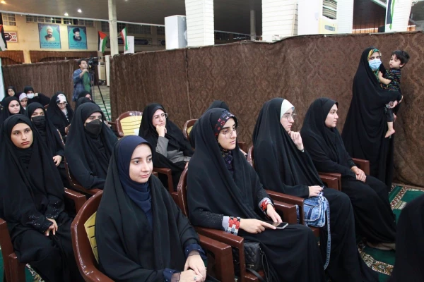 با حضور گسترده مسئولان،اساتید، کارکنان و دانشجویان دانشگاه فرهنگیان استان بوشهر؛
دیدار رمضانی دانشگاهیان استان با نماینده ولی فقیه در استان و امام جمعه بوشهر برگزار شد 32