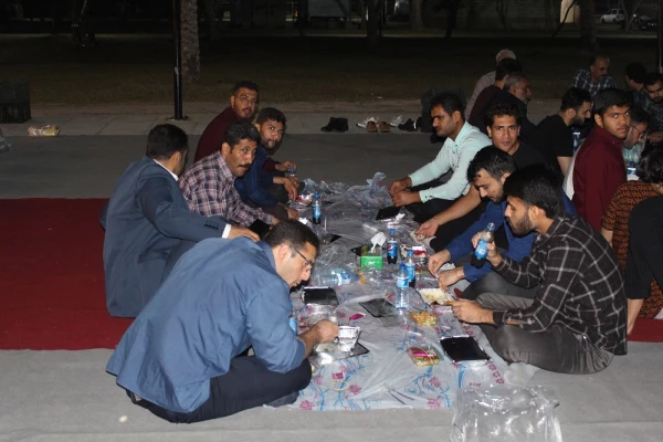 در مزار شهدای خوشنام بوستان شغاب بوشهر؛
مراسم ضیافت شهدا دانشگاه فرهنگیان استان بوشهر برگزار شد 5