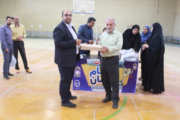 در دانشگاه فرهنگیان استان بوشهر؛
جشنواره ورزشی جام رمضان کارکنان برگزار شد 13