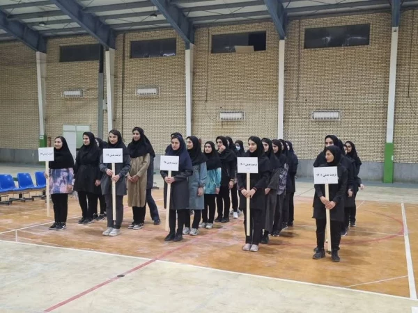 در پردیس بنت الهدی صدر بوشهر؛
لیگ والیبال درون پردیسی برگزار شد 3