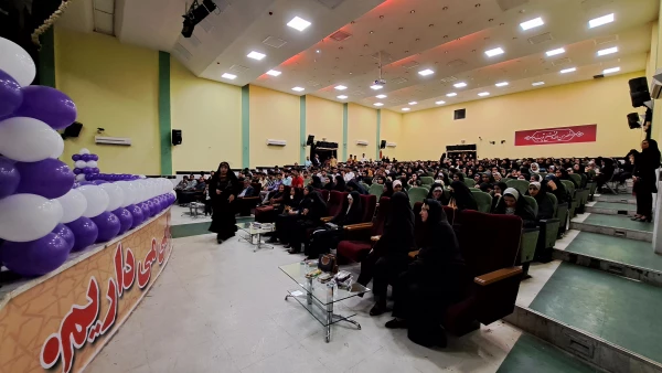 رئیس پردیس بنت الهدی صدر بوشهر: 
معلم کلید توسعه کشور است 4