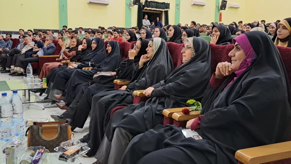 رئیس پردیس بنت الهدی صدر بوشهر: 
معلم کلید توسعه کشور است 14